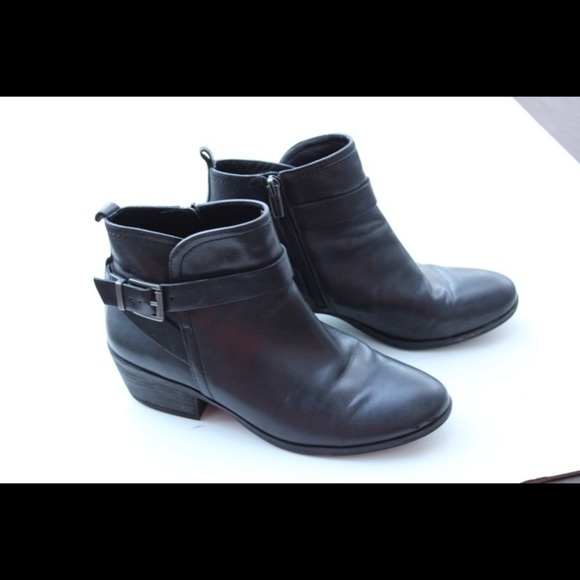 Vince Camuto ankle boots - Picture 1 of 12
